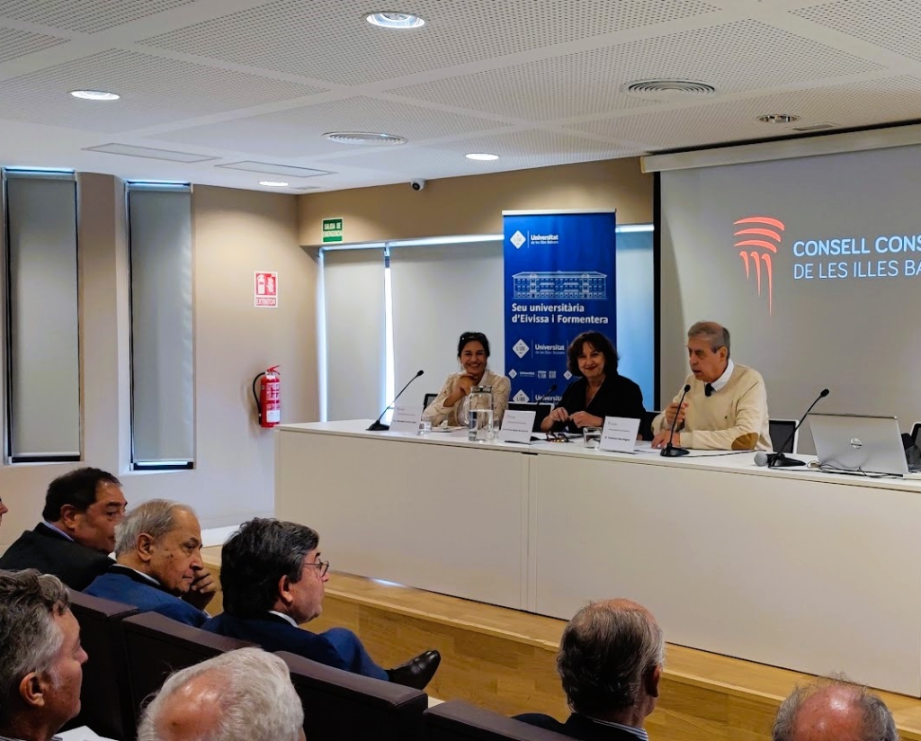 9. Mercedes Fuertes, María de los Ángeles Berrocal i Francisco Sosa